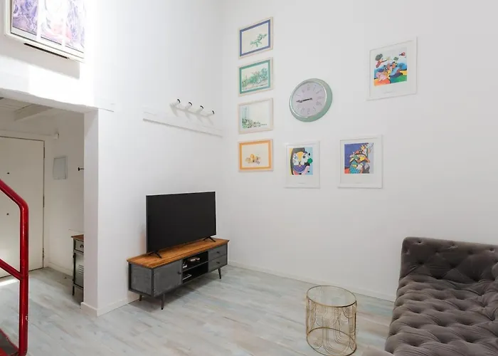 Apartment Plaza De Martires